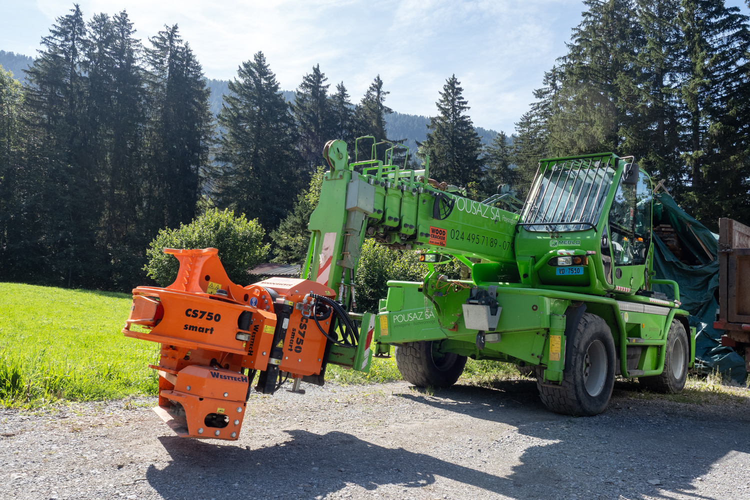 Pousaz-Auto-grue d’abattage Merlo