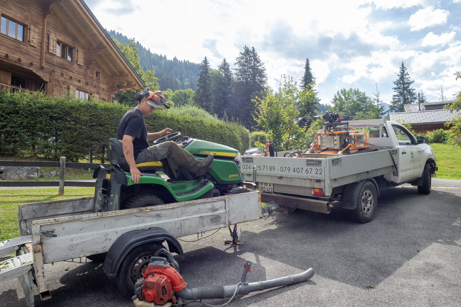 Pousaz-Jeep et remorque