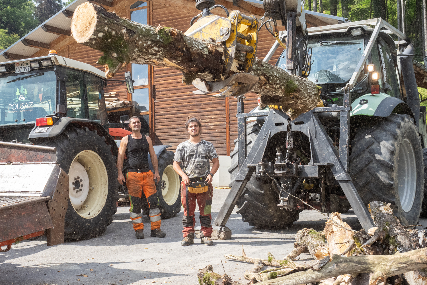 Pousaz-Tracteur Agroton, tracteur Agroplus, treuil à télécommande radio